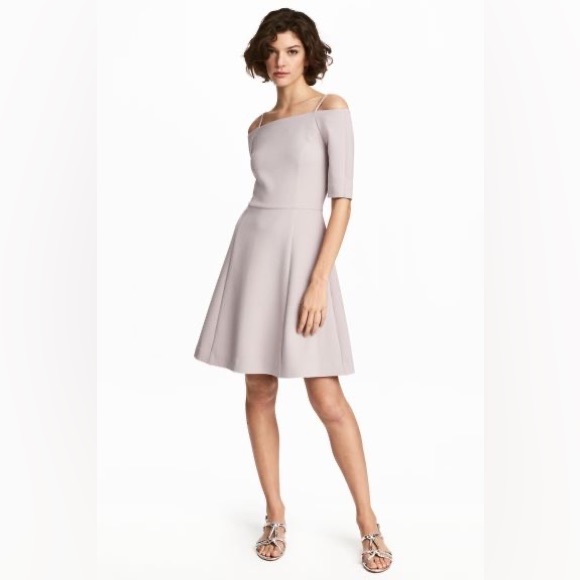 H&M Crêpe Dress - Picture 1 of 13